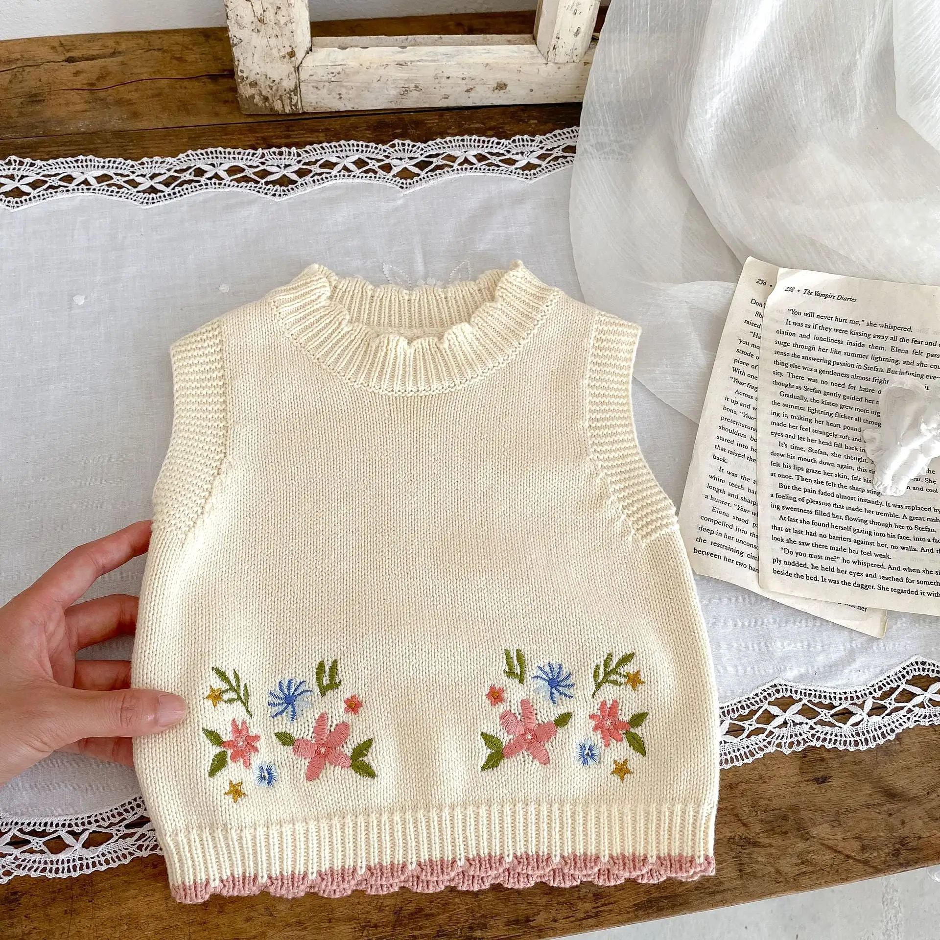 Baby Kid Girls Flower Embroidered Vests Waistcoats Wholesale 230828125