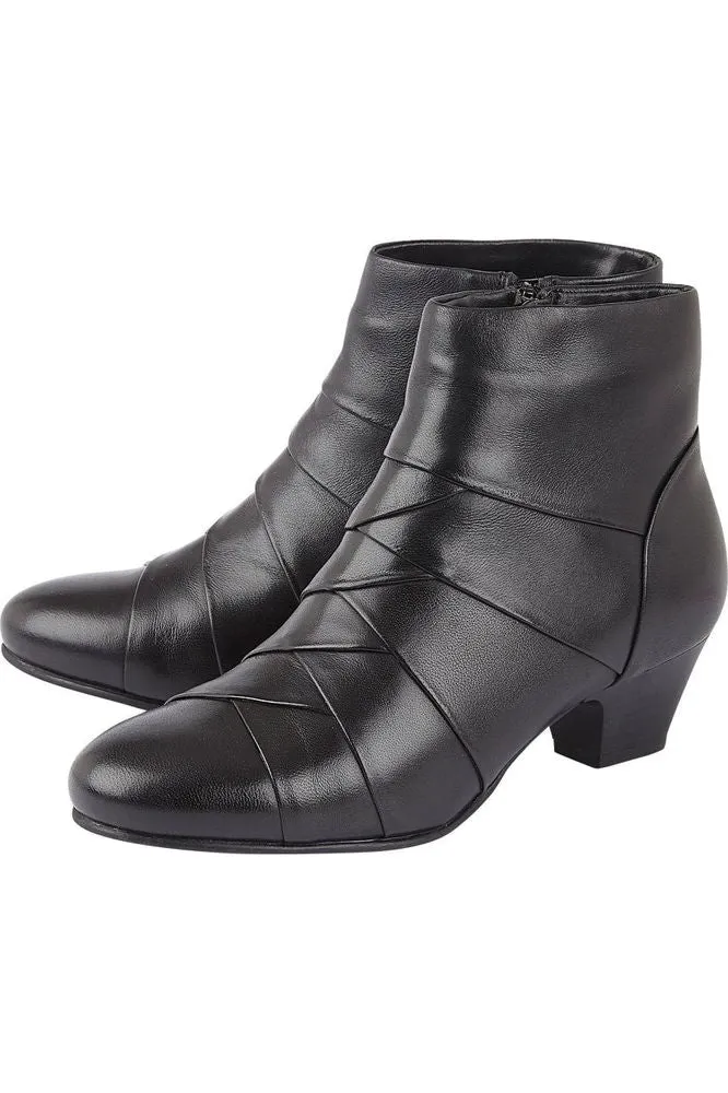 Lotus Tara Ladies boots in Black Leather