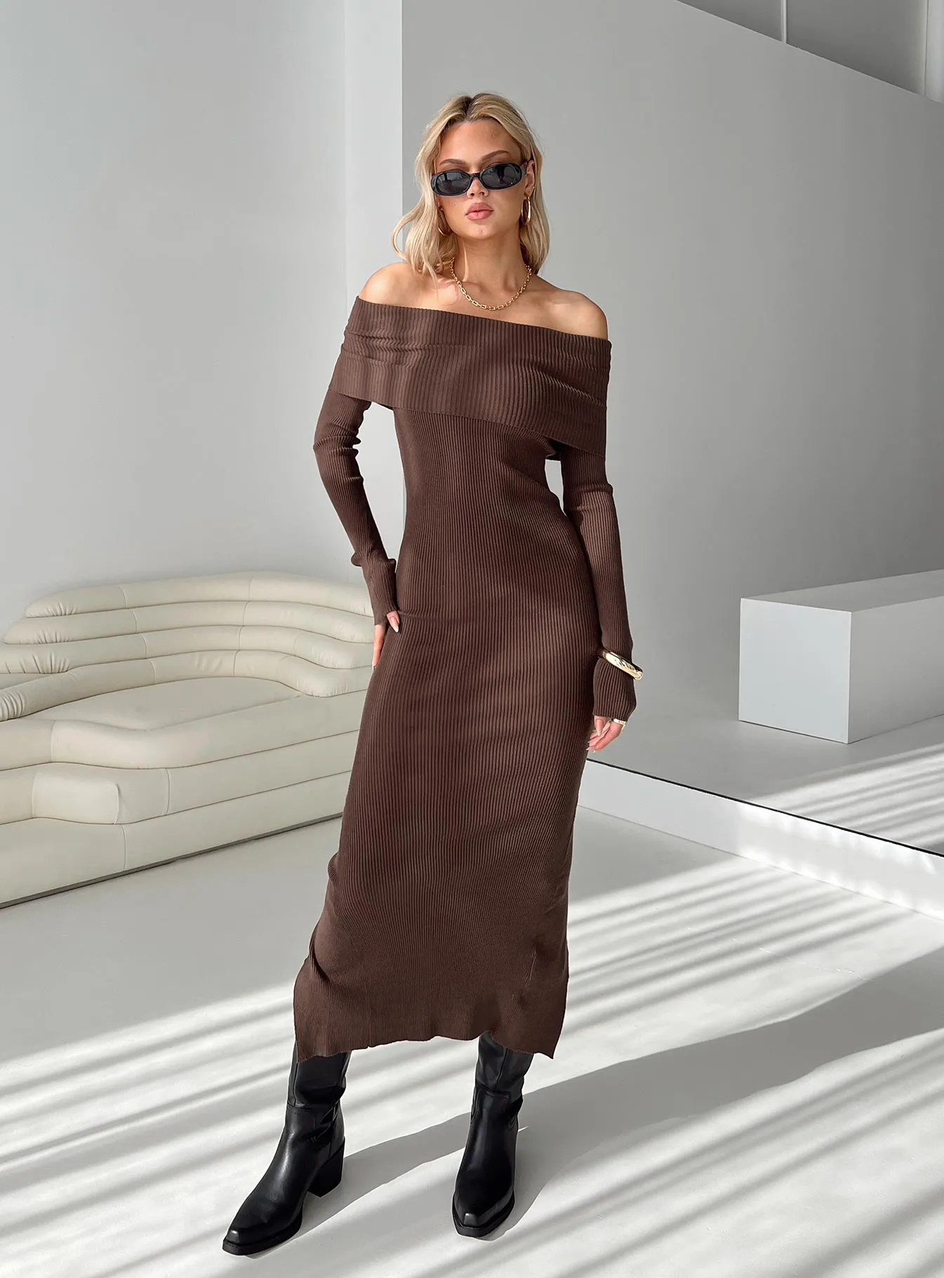 Phylis Off The Shoulder Maxi Dress Chocolate