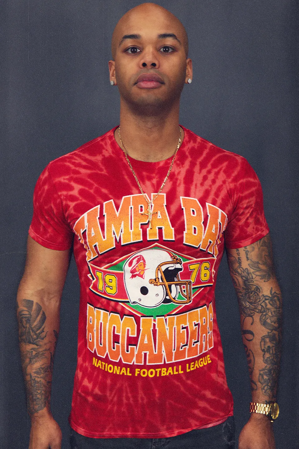 Tampa Bay Buccaneers 1976 Vintage 90s Washed Print Tie Dye T-Shirt